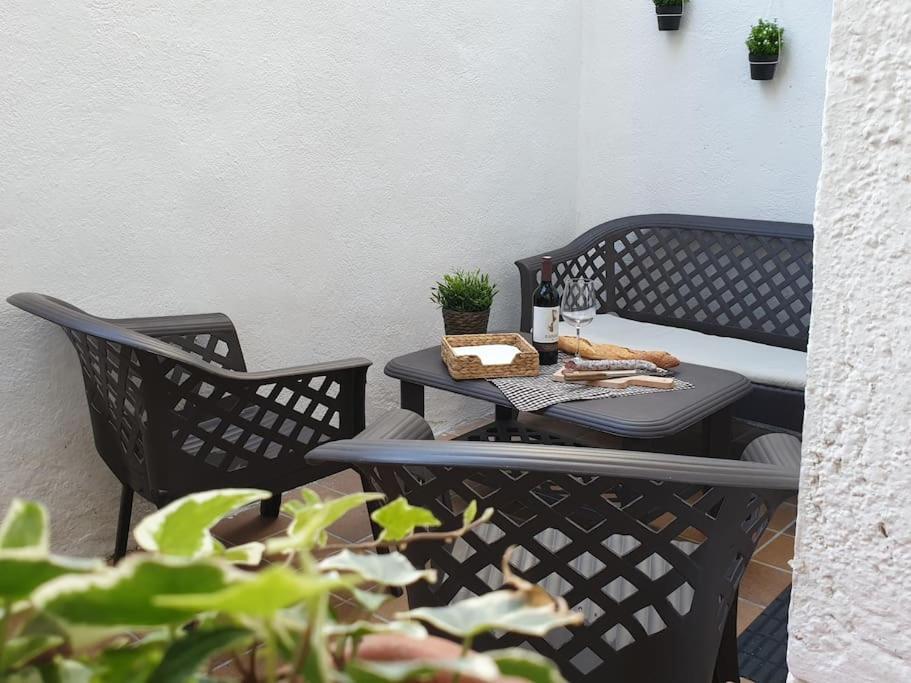 Casa Ramona Apartamento De Pueblo Con Patio En El Centro De Sant Joan Sant Joan de les Abadesses Ngoại thất bức ảnh
